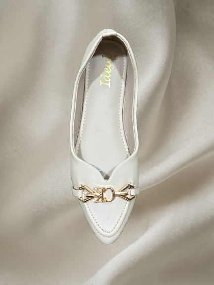 Chic Pointed Toe Women’s Loafers – Elegant Slip-On Flats with Gold Chain Accent | Comfortable & Stylish Office Shoes