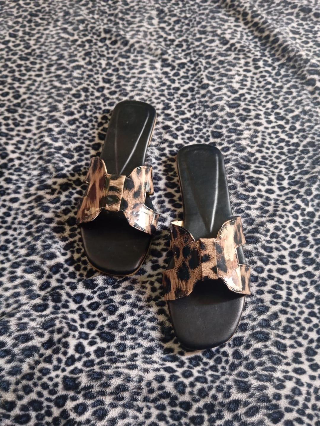 Women’s Leopard Print Slide Sandals – Black Square Toe Slip-On Flats with Animal Print Strap | Trendy Summer Footwear