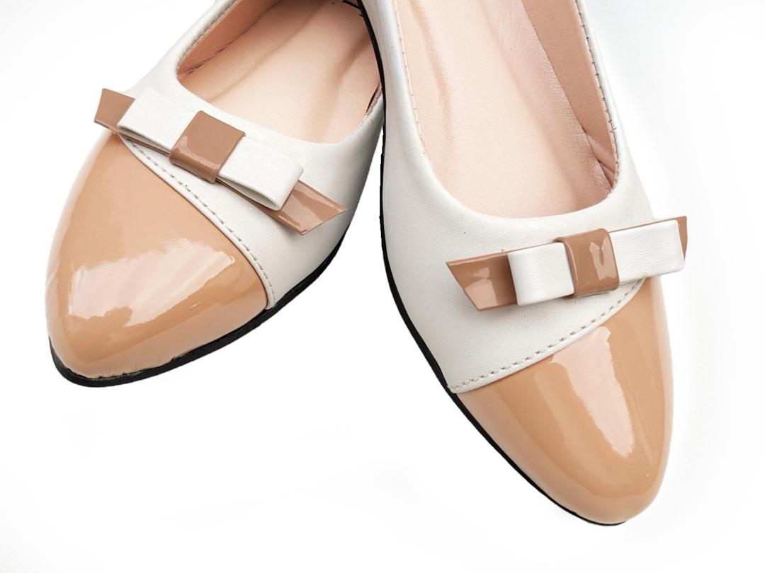 Chic Beige & White Patent Women’s Flats – Pointed Toe Slip-On Shoes with Bow Accent | Elegant Office & Casual Footwear